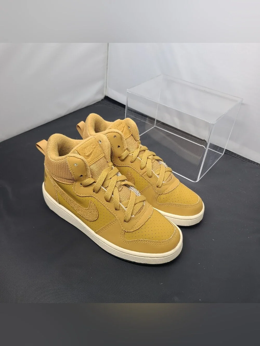Nike Court Borough Mid GS 'Wheat' light brown kids size 3.5Y